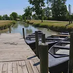 90m Near The Surf Of Prázdninový dům