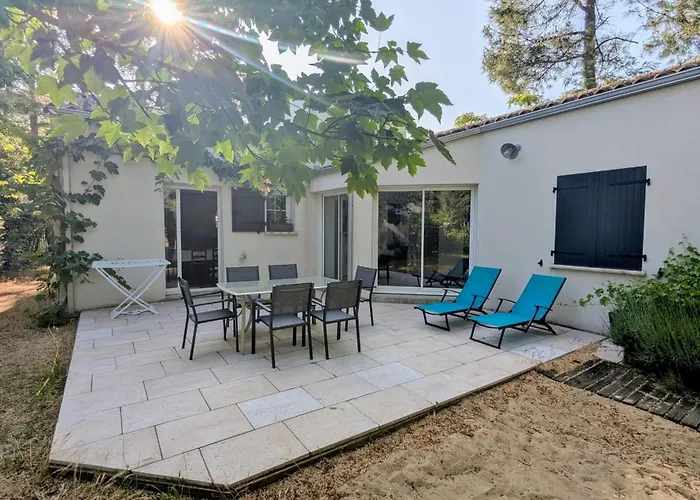 90m Near The Surf Of Longeville-sur-Mer